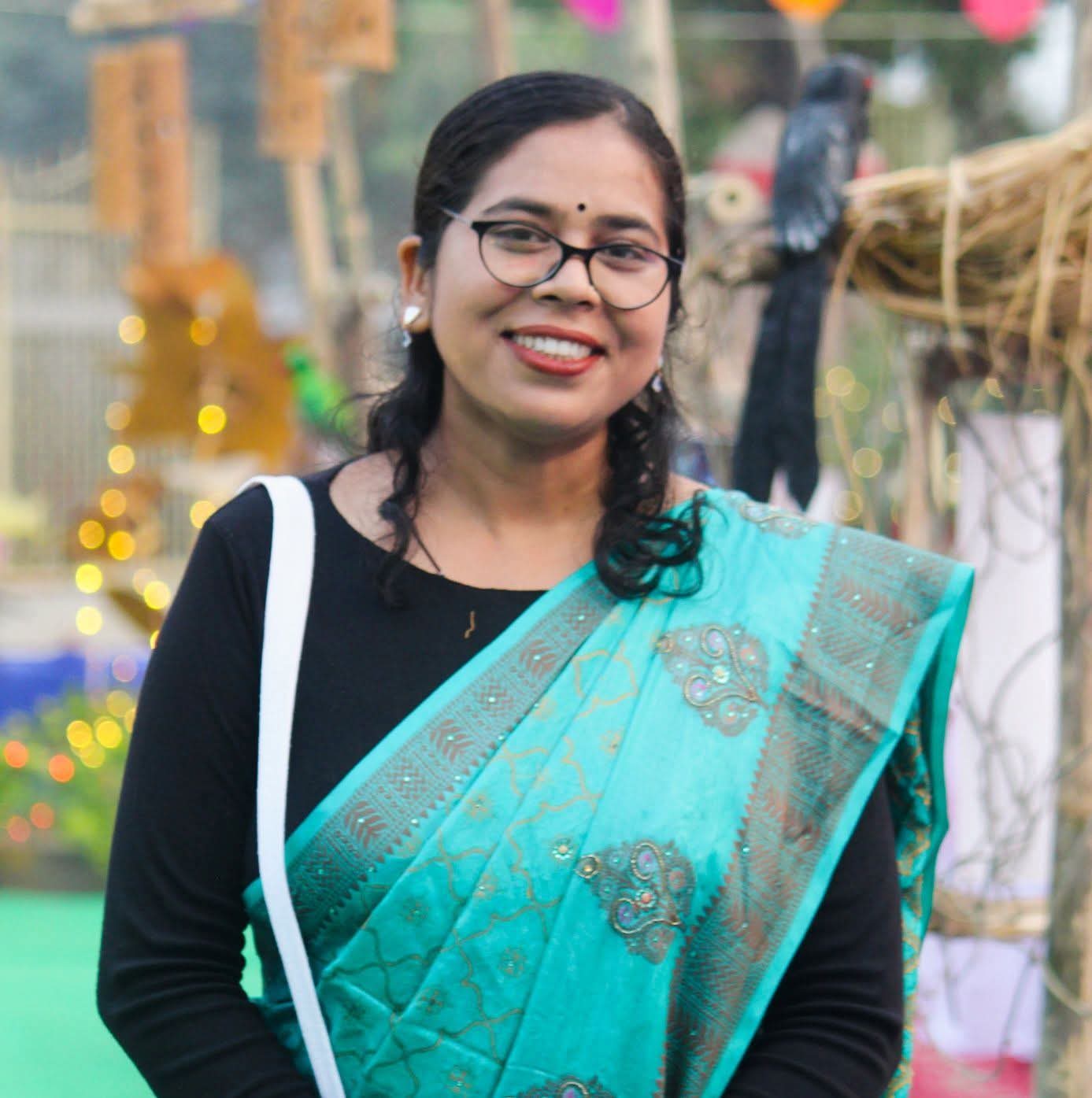Mrs. Madhu Kumari (M. Com, M. Lib.)